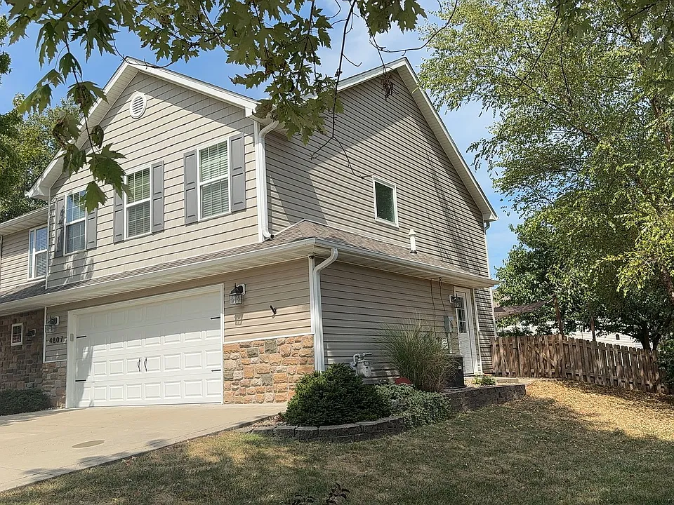 4807 Manhasset Dr