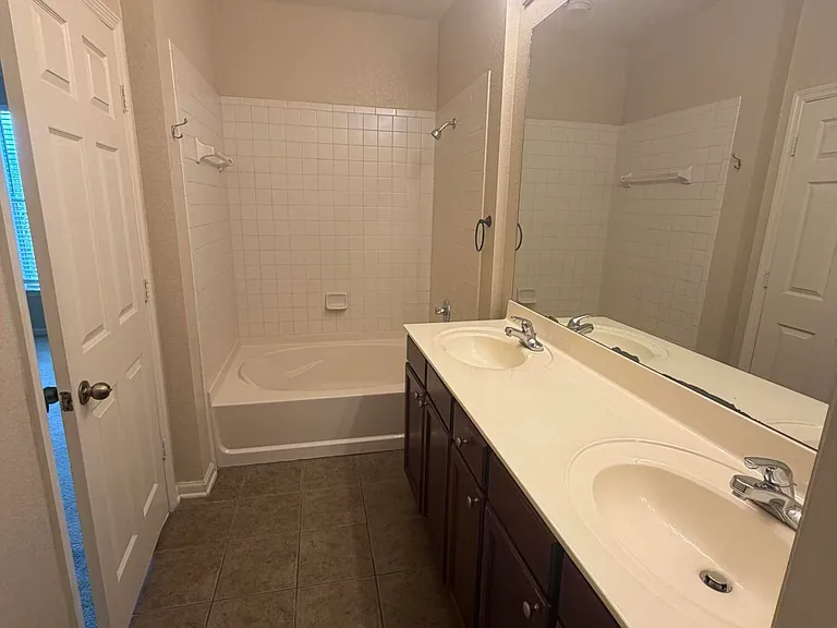 806 Baldwin Rowe Cir — Photo 47