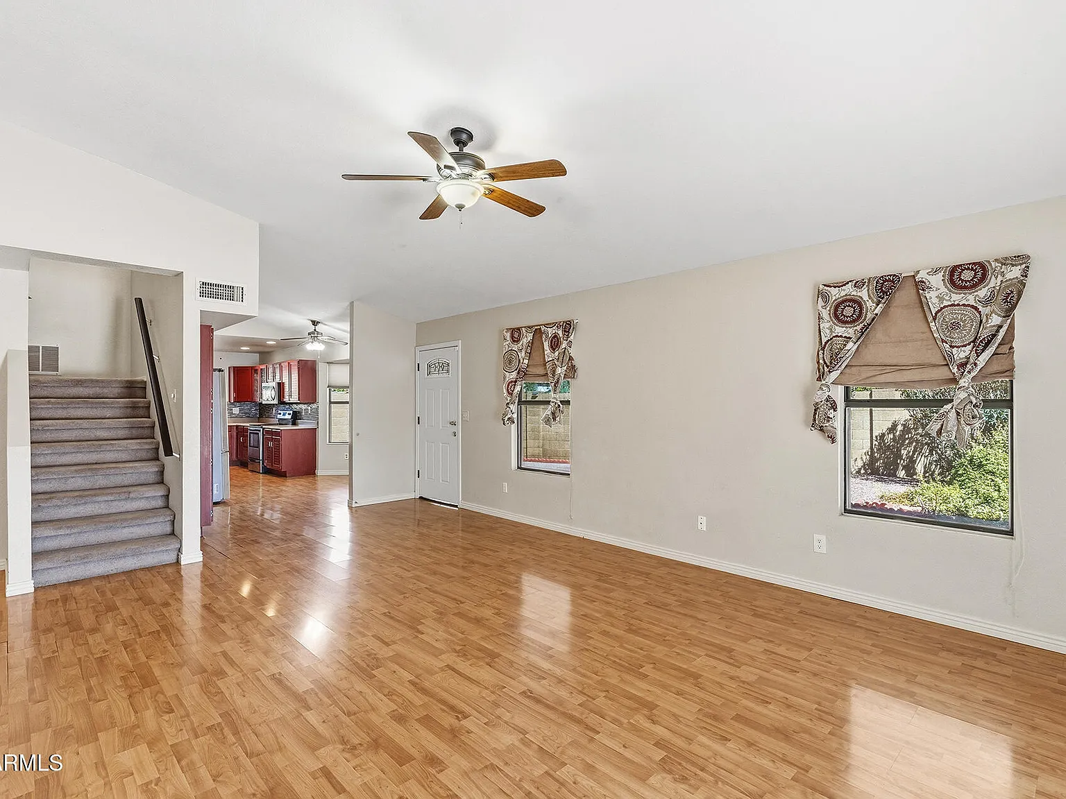 4 bed, 2.5 bath, 1639 sqft, $2,100 — Photo 2