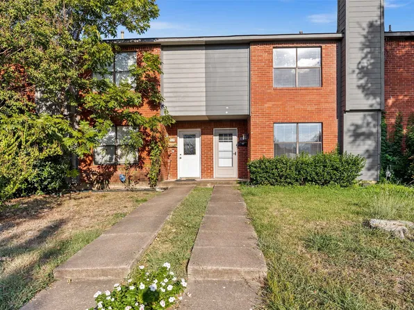 319 Towne House Ln, Richardson, TX 75081