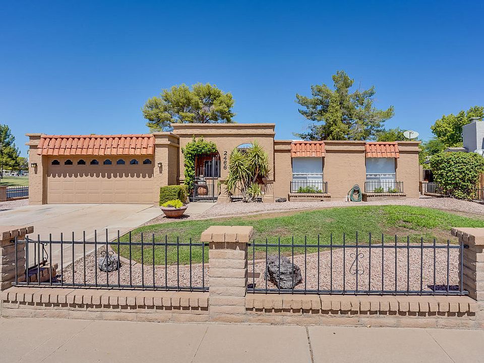 1st image of 2466 W Portobello Ave