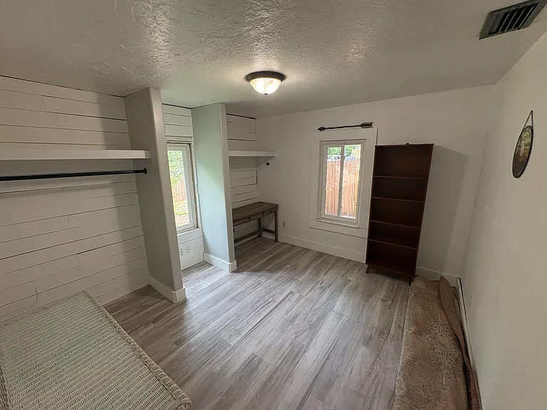 350 N Lakeview Dr #A — Photo 11