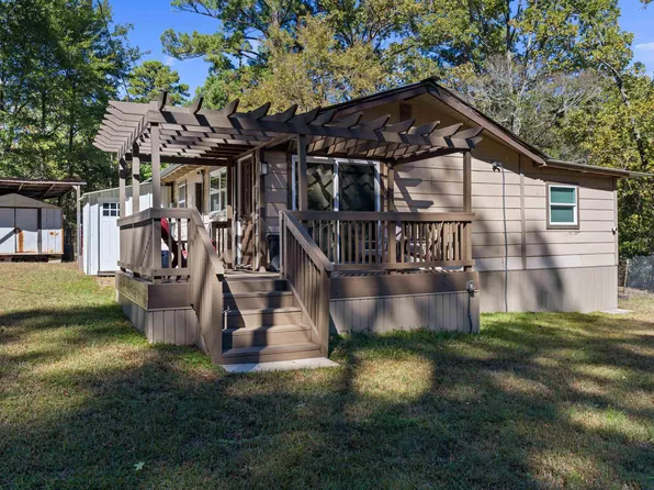 139 Fairlane St, Ore City, TX 75683