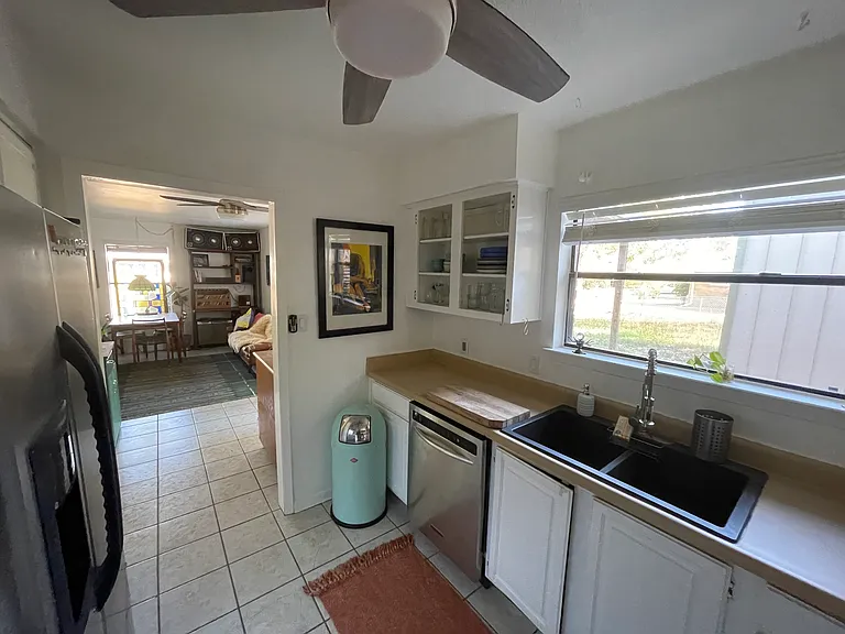 208 Hackberry St #A — Photo 8
