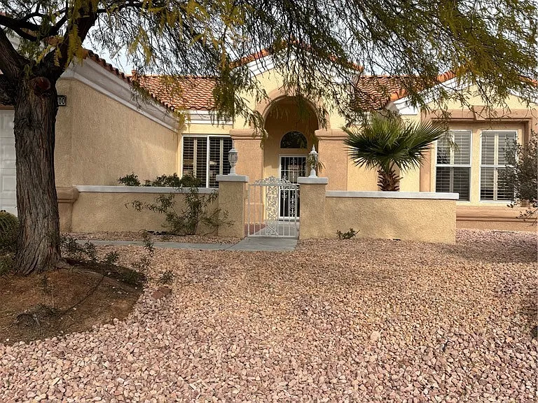 10800 Mission Lakes Ave — Photo 2