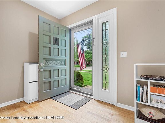 3rd image of 1718 Rock Way