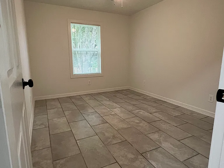 10506 Chesterfield Dr — Photo 11