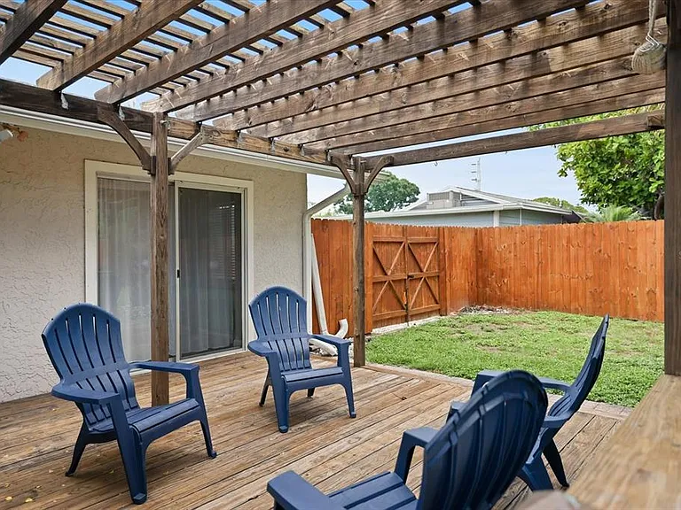 2126 Hyde Park St — Photo 31