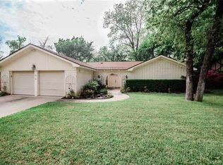 612 Live Oak Dr, Euless, TX 76040