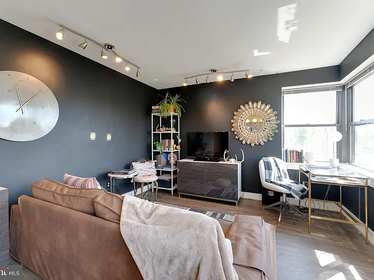 212 Oakwood St SE #322 — Photo 2