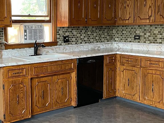 Side area of kitchen