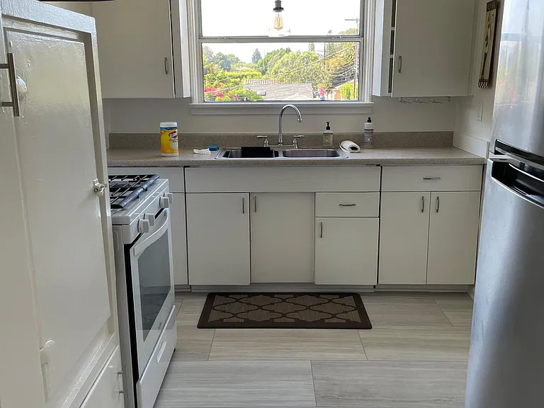 2315 Ocean Park Blvd #D — Photo 7