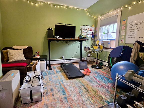 4th image of 186 Naples Rd #4