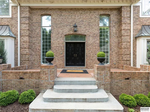 1110 S 112th Plz, Omaha, NE 68144