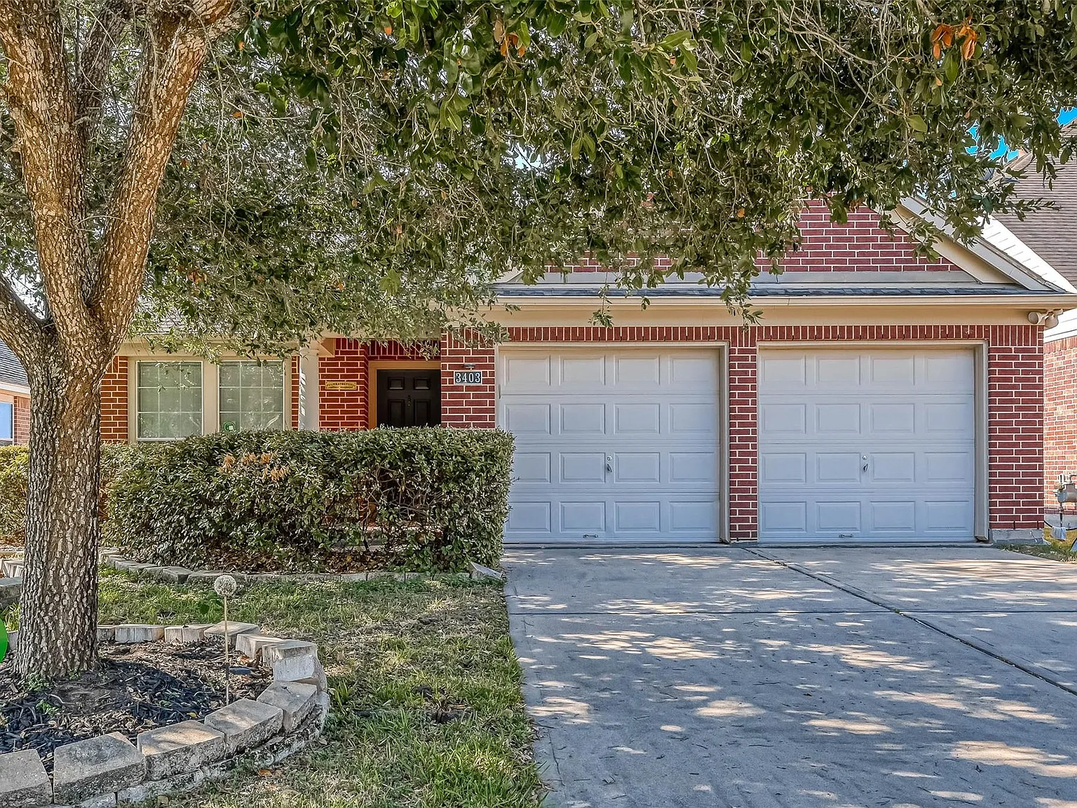 4 bed, 2.0 bath, 2055 sqft, $2,300 — Photo 4