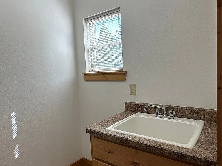 115 NW Mount Washington Dr — Photo 14