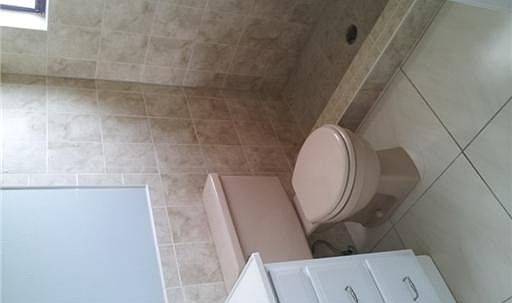2nd image of 1013 Manor Drive #5D