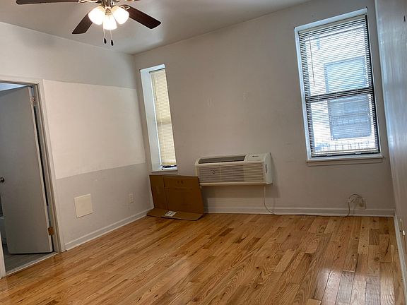 4th image of 118 N 50th St APT A4