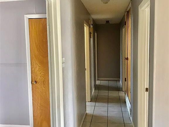 4th image of 225 W Dorris Dr