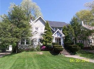 2221 Delaware Dr, Cleveland Heights, OH