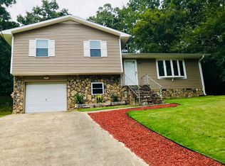 1325 Derrick Cir, Anniston, AL 36206