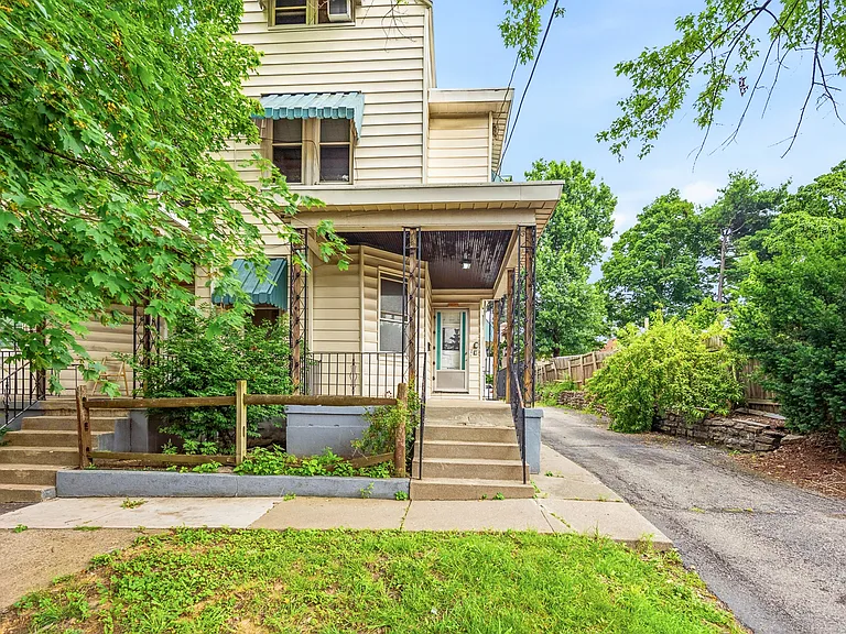 2222 Lawn Ave #1 — Photo 3