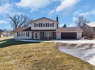 1513 Stoney Point Rd NW, Cedar Rapids, IA 52405