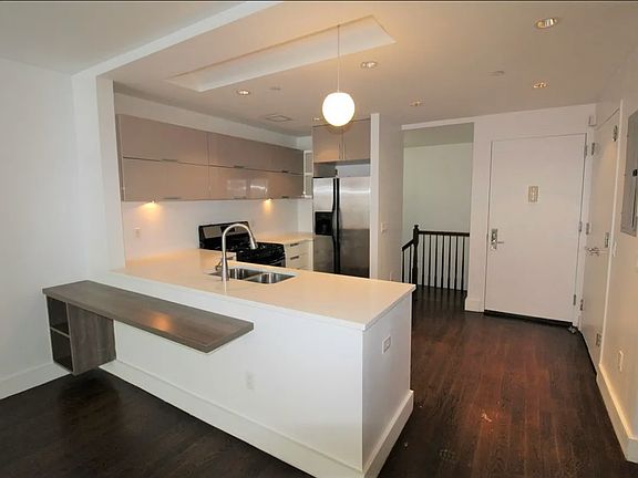 3rd image of 160 E 117th St #1B