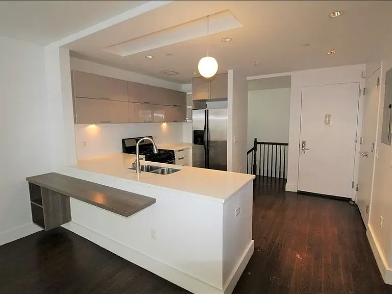 160 E 117th St #1B — Photo 3
