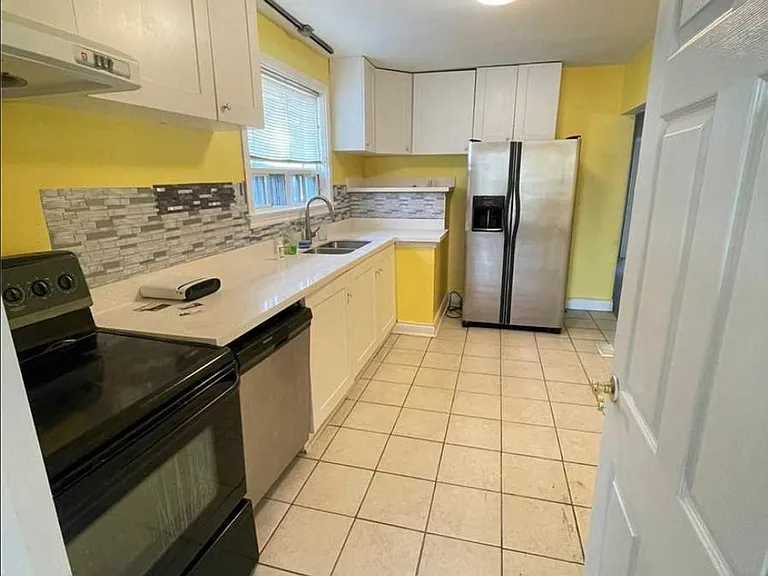 795 Ellesmere Rd — Photo 7