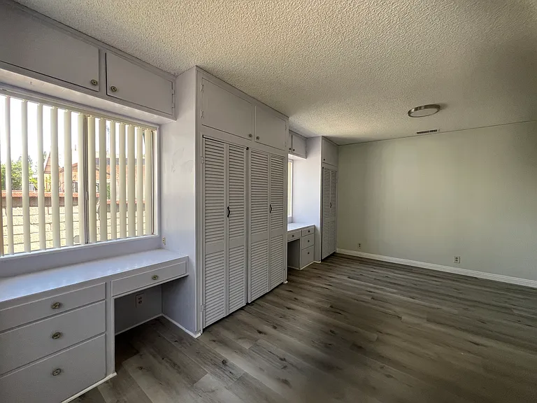 1115 S El Molino St — Photo 46