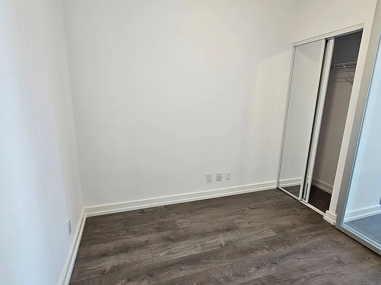 75 James St S #1101 — Photo 12