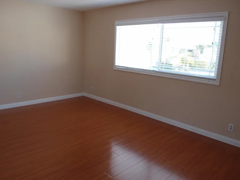 5043 Evergreen Ave — Photo 8