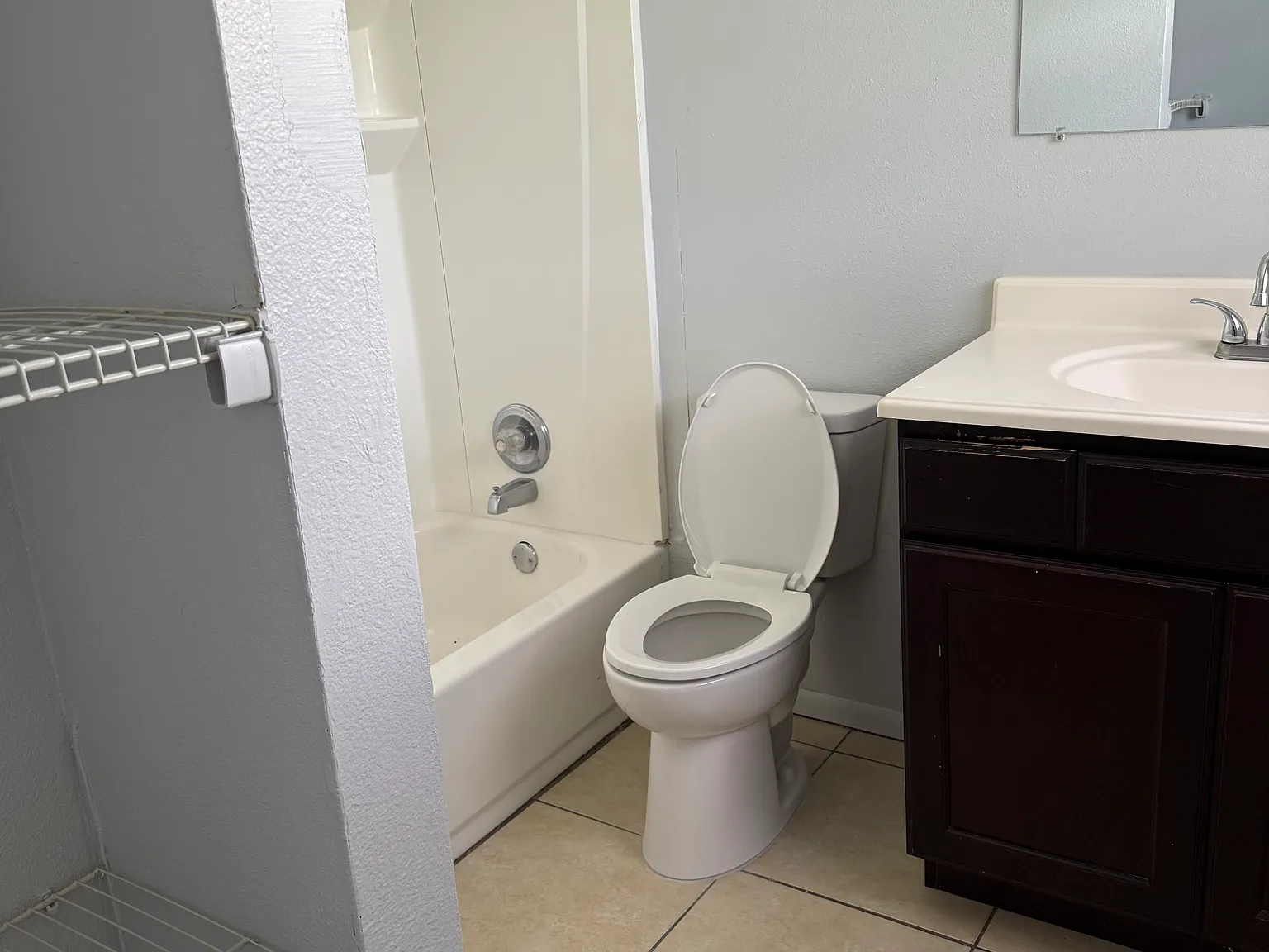 4 bed, 1438 sqft, $1,900 — Photo 4