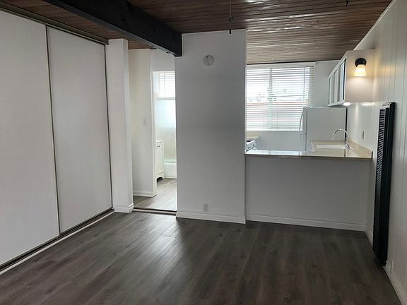 4th image of 231 Belmont Ave #19