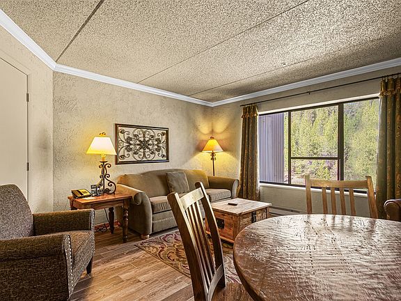 5th image of 640 Village Road UNIT 4606