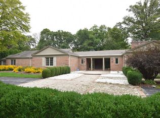 840 W Jonathan Ln, Bayside, WI 53217