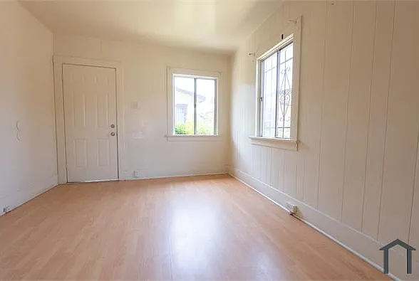 720 King Ave — Photo 13