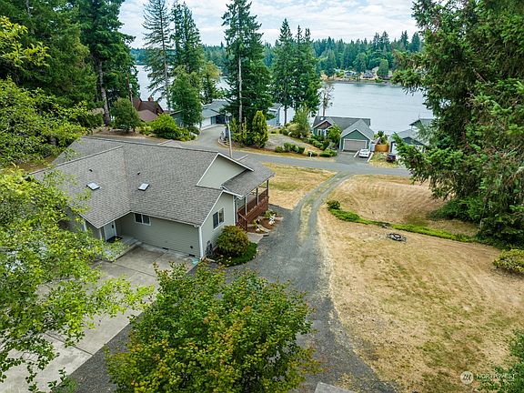 4th image of 370 E Agate Beach Drive