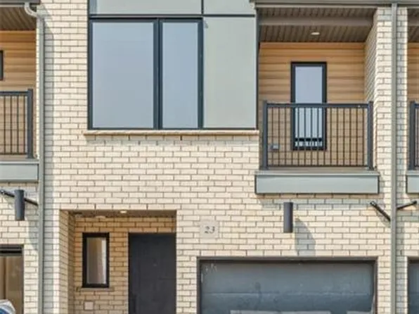23 Benninger Dr, Kitchener, ON N2E 0J1