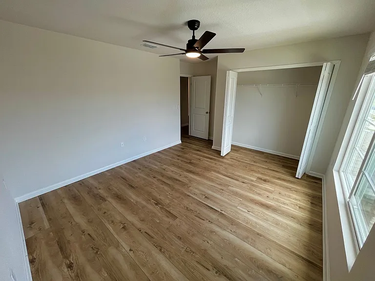406 Sofia Ln — Photo 21