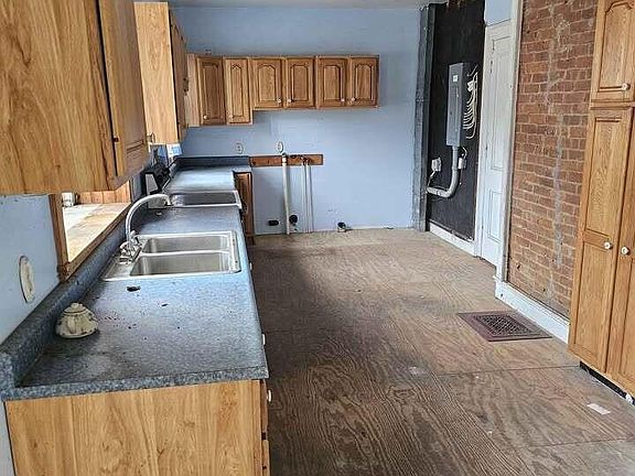 2nd image of 55 Lower Brandt Rd