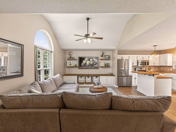 2nd image of 18709 Wildflower St