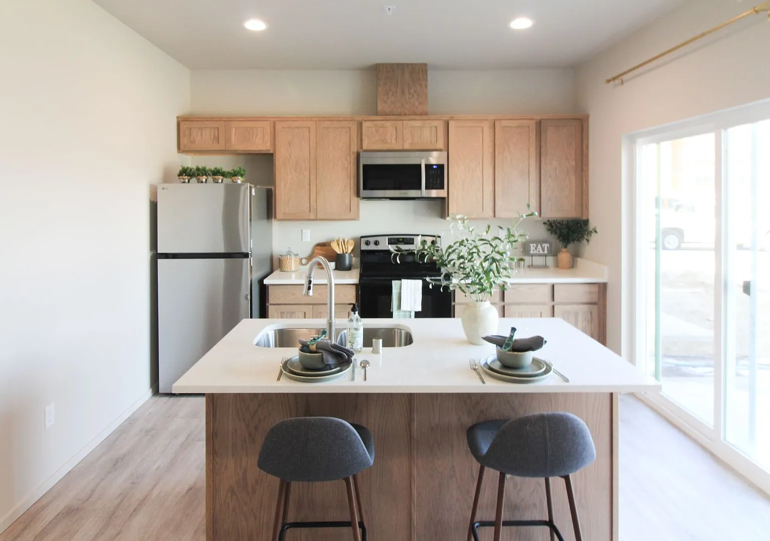SANDHILL APARTMENTS — Photo 2