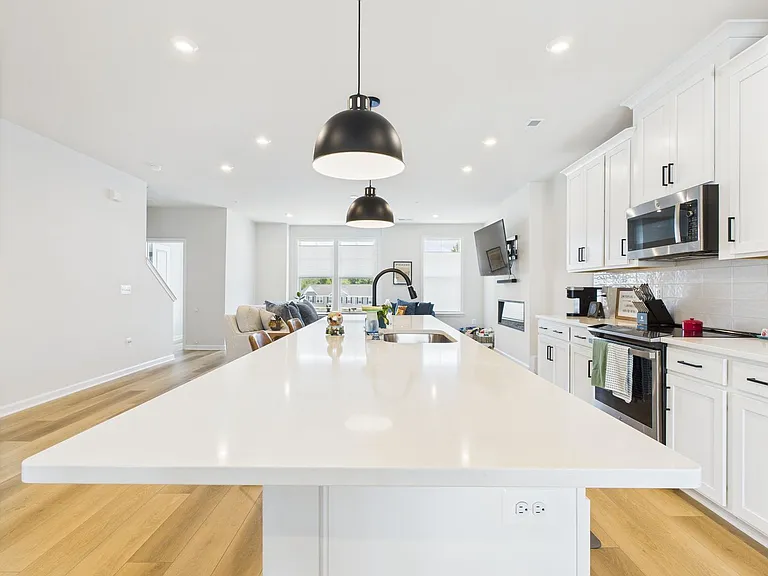 642 Brookwood Glen Ter #B — Photo 14