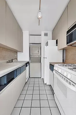 Rented by Compass | media 14