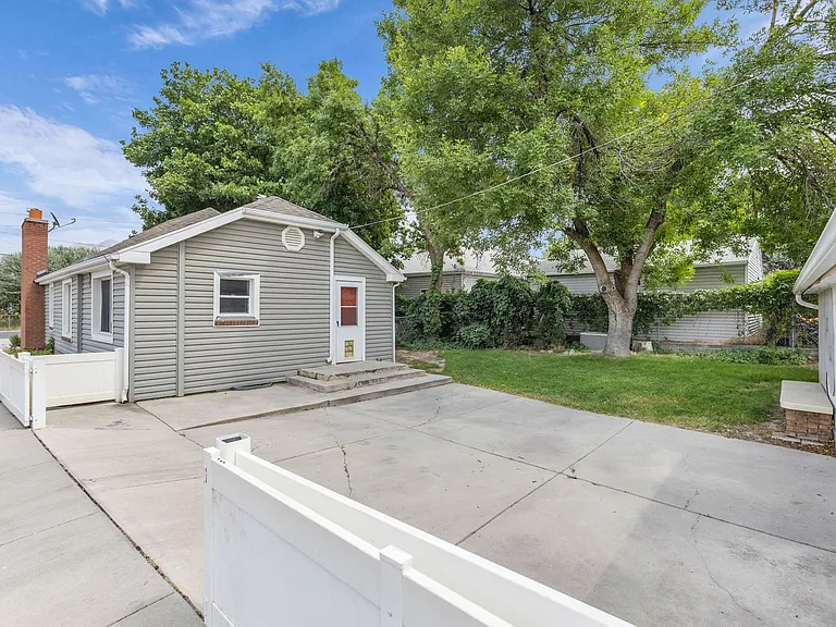 6582 S Jefferson St — Photo 20