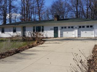 89618 Shorelane Dr, Lawton, MI 49065