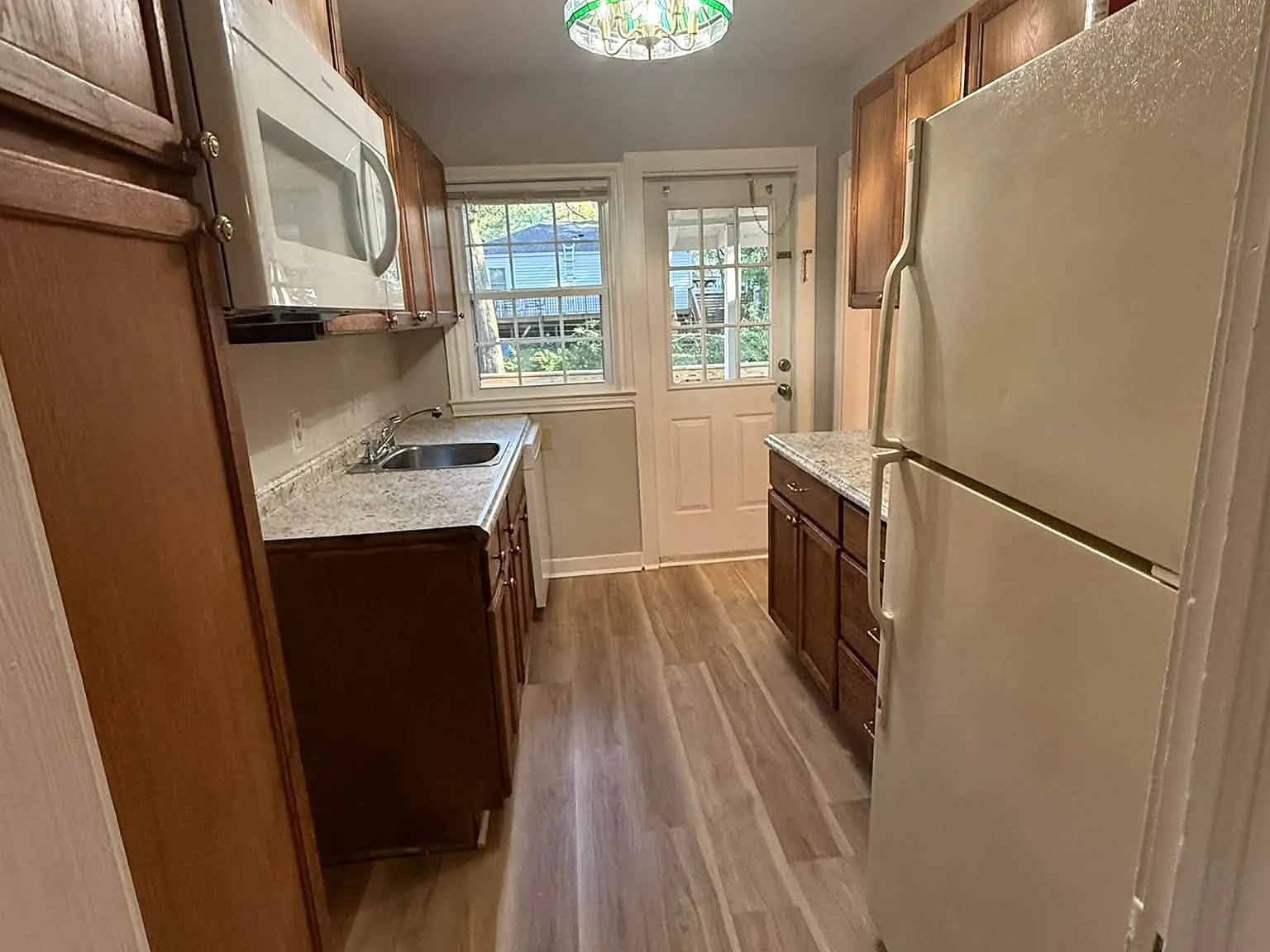 4 bed, 1442 sqft, $2,100 — Photo 3