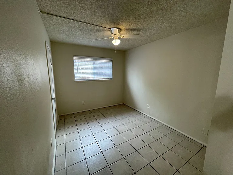 630 N Van Buren St — Photo 12